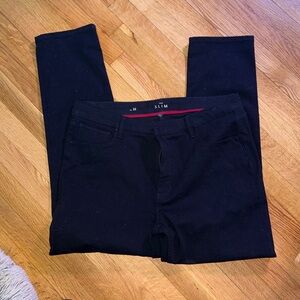 White House Black Market “The Slim” NWOT